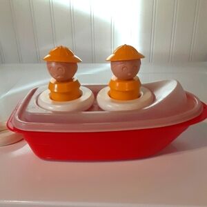 Tupperware tuppertoy Classic Red and White Toy Boat with Figures bath toy pool t